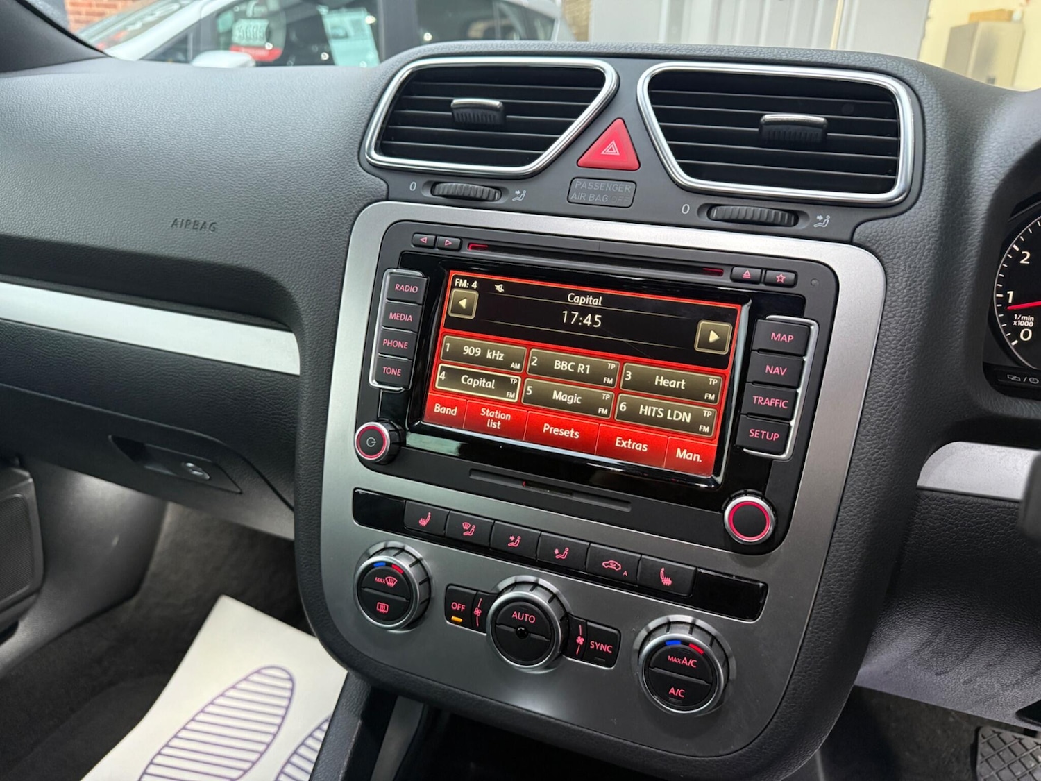 Used Volkswagen Scirocco 2013 for sale - 76336400: Photo 15