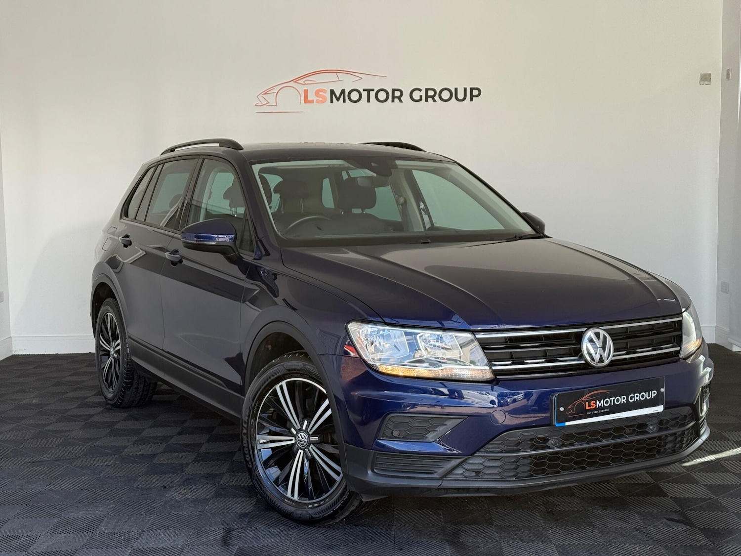 Used Volkswagen Tiguan 2016 for sale - 76753192: Photo 1