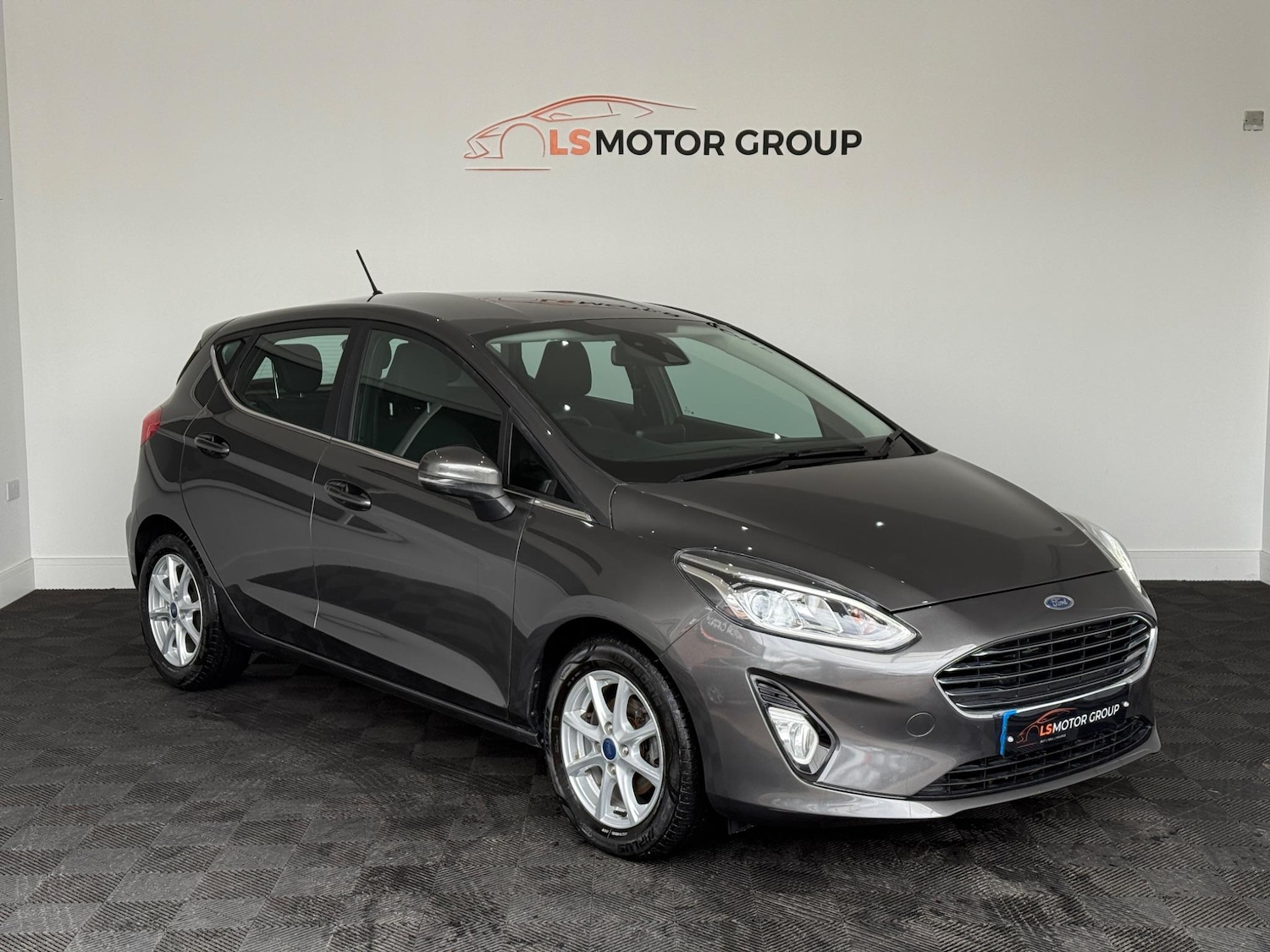 Used Ford Fiesta 2018 for sale - 76689410: Photo 2
