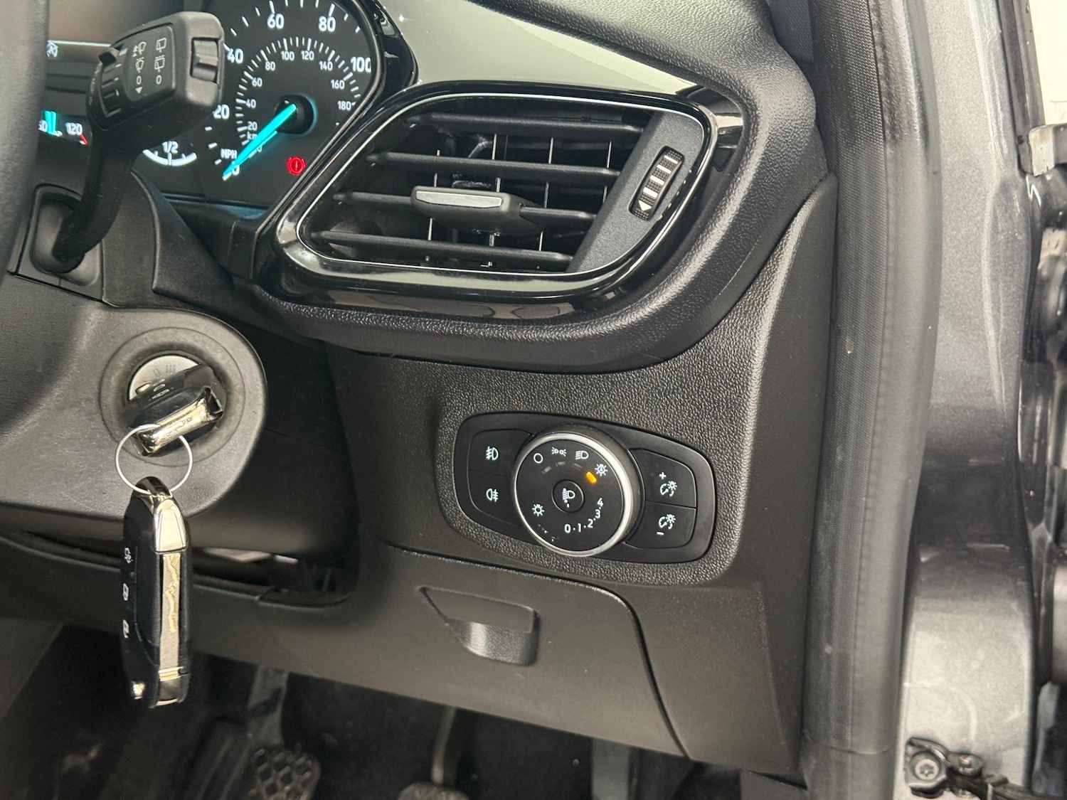 Used Ford Fiesta 2018 for sale - 76689410: Photo 25