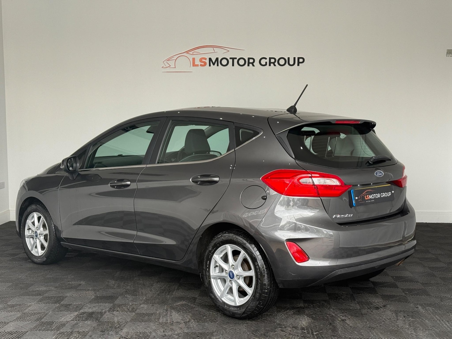 Used Ford Fiesta 2018 for sale - 76689410: Photo 5