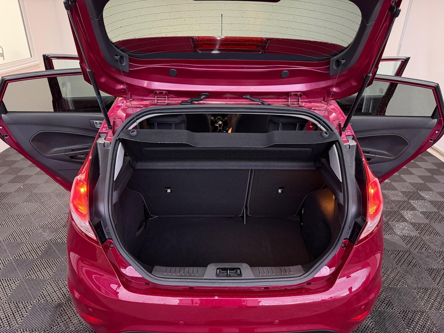 Used Ford Fiesta 2013 for sale - 76688513: Photo 28