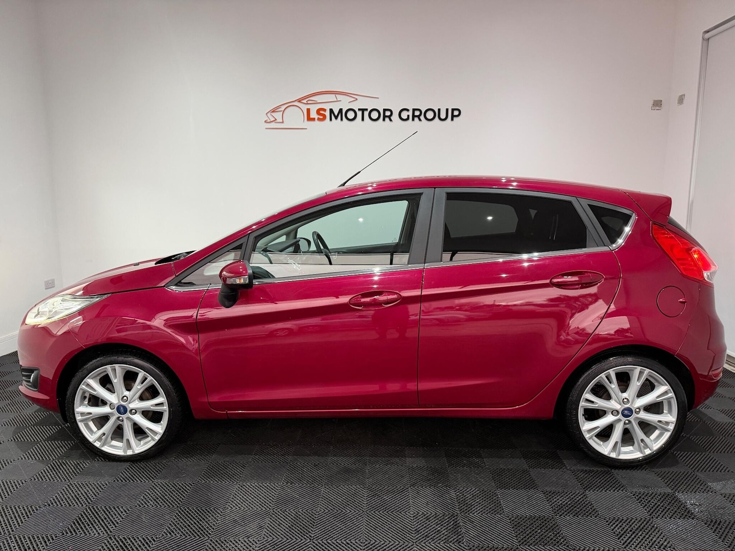 Used Ford Fiesta 2013 for sale - 76688513: Photo 8