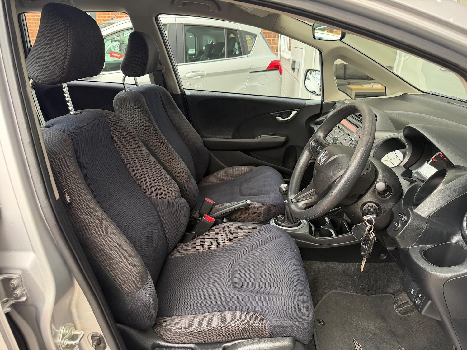 Used Honda Jazz 2011 for sale - 76485592: Photo 14