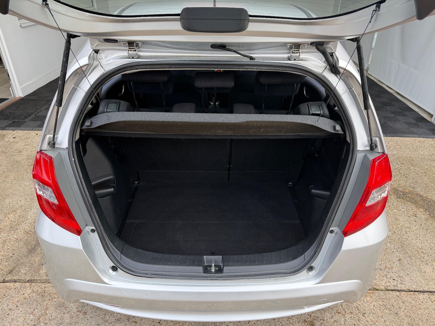 Used Honda Jazz 2011 for sale - 76485592: Photo 33