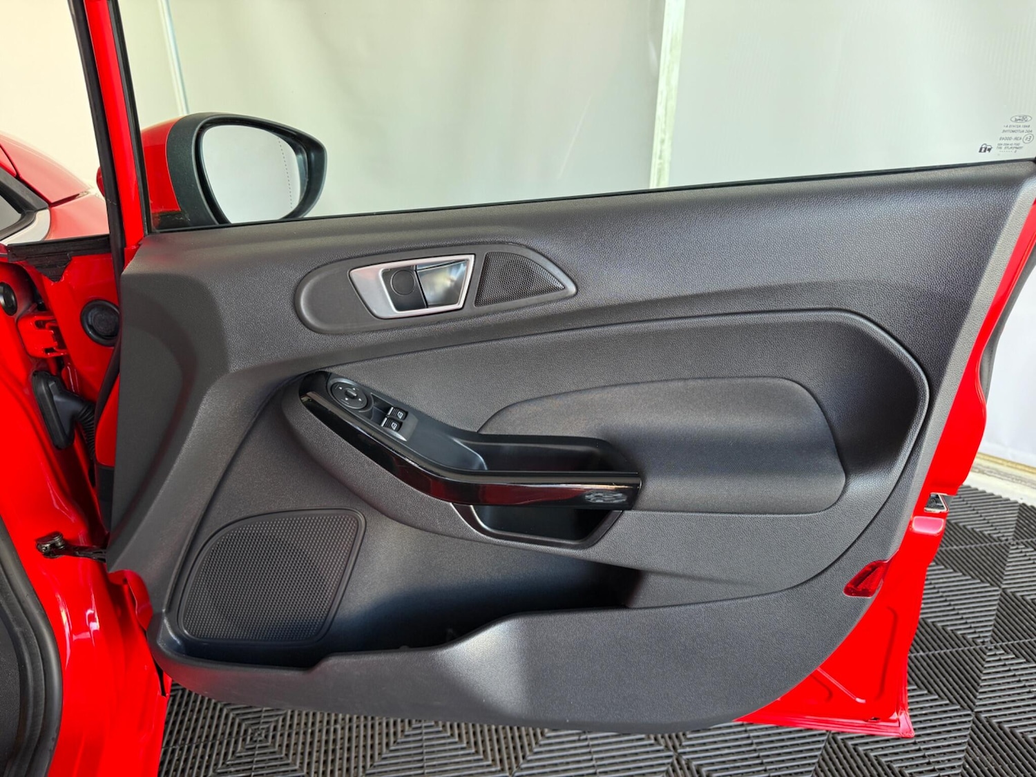 Used Ford Fiesta 2015 for sale - 76432229: Photo 17