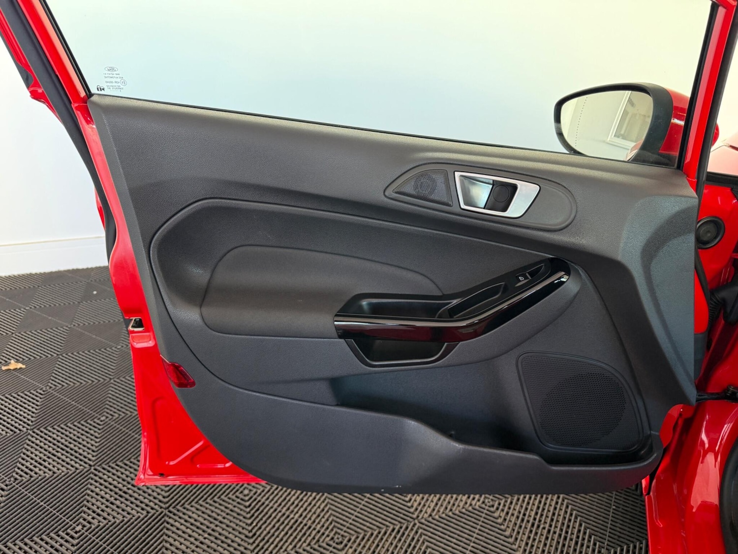 Used Ford Fiesta 2015 for sale - 76432229: Photo 28