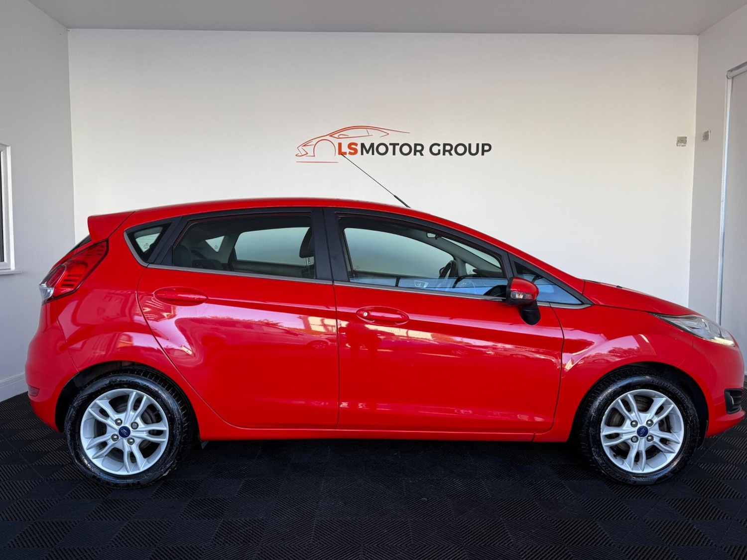 Used Ford Fiesta 2015 for sale - 76432229: Photo 9
