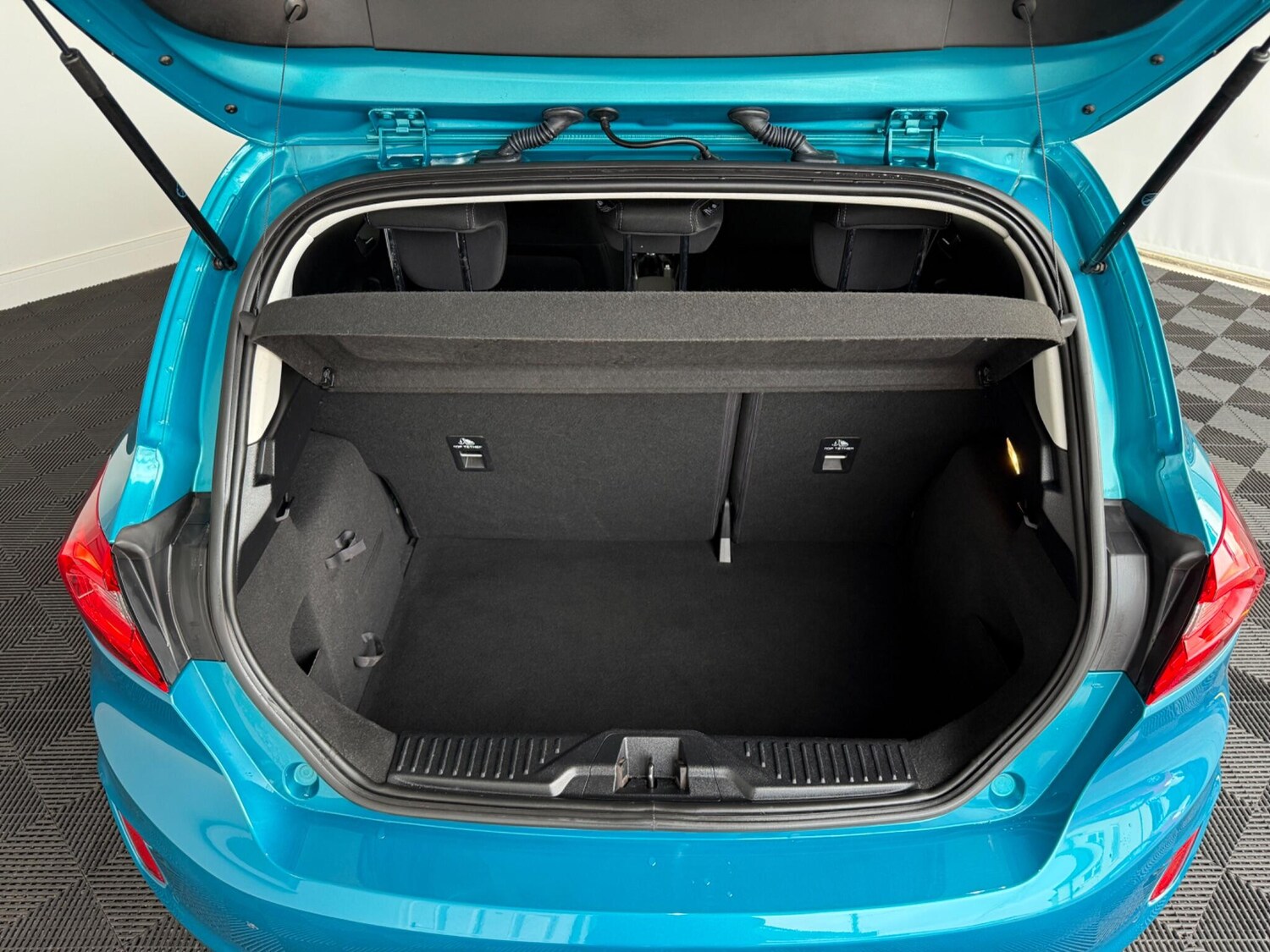 Used Ford Fiesta 2017 for sale - 76432706: Photo 40