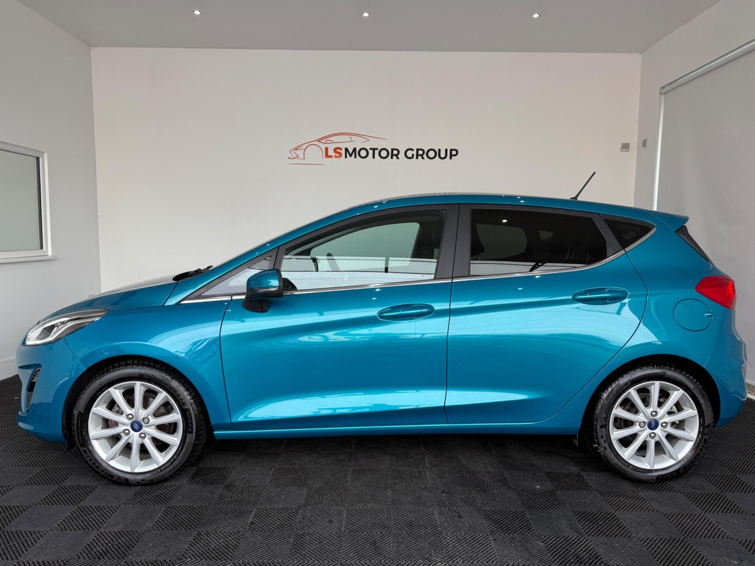 Used Ford Fiesta 2017 for sale - 76432706: Photo 9