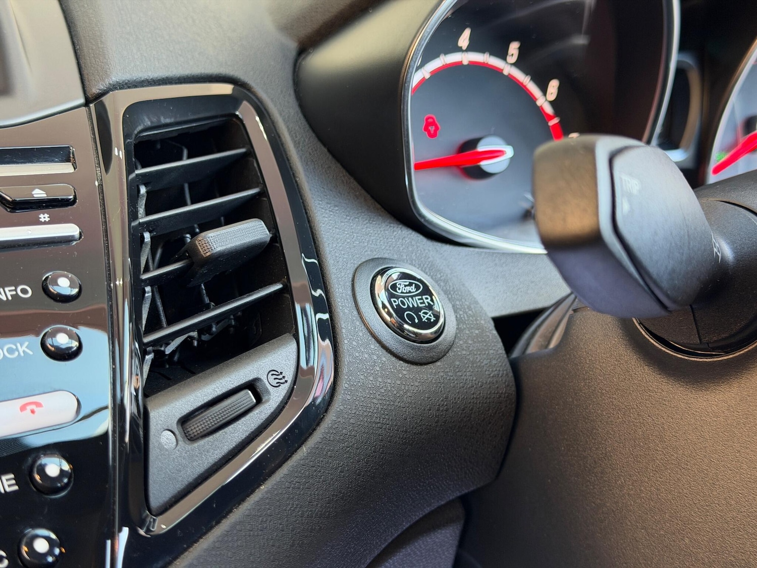 Used Ford Fiesta 2017 for sale - 76432475: Photo 38