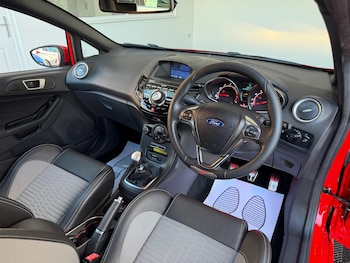 Used Ford Fiesta 2017 for sale - 76432475: Photo