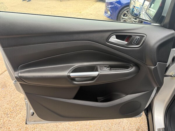 Used Ford Kuga 2017 for sale - 76336561: Photo 29