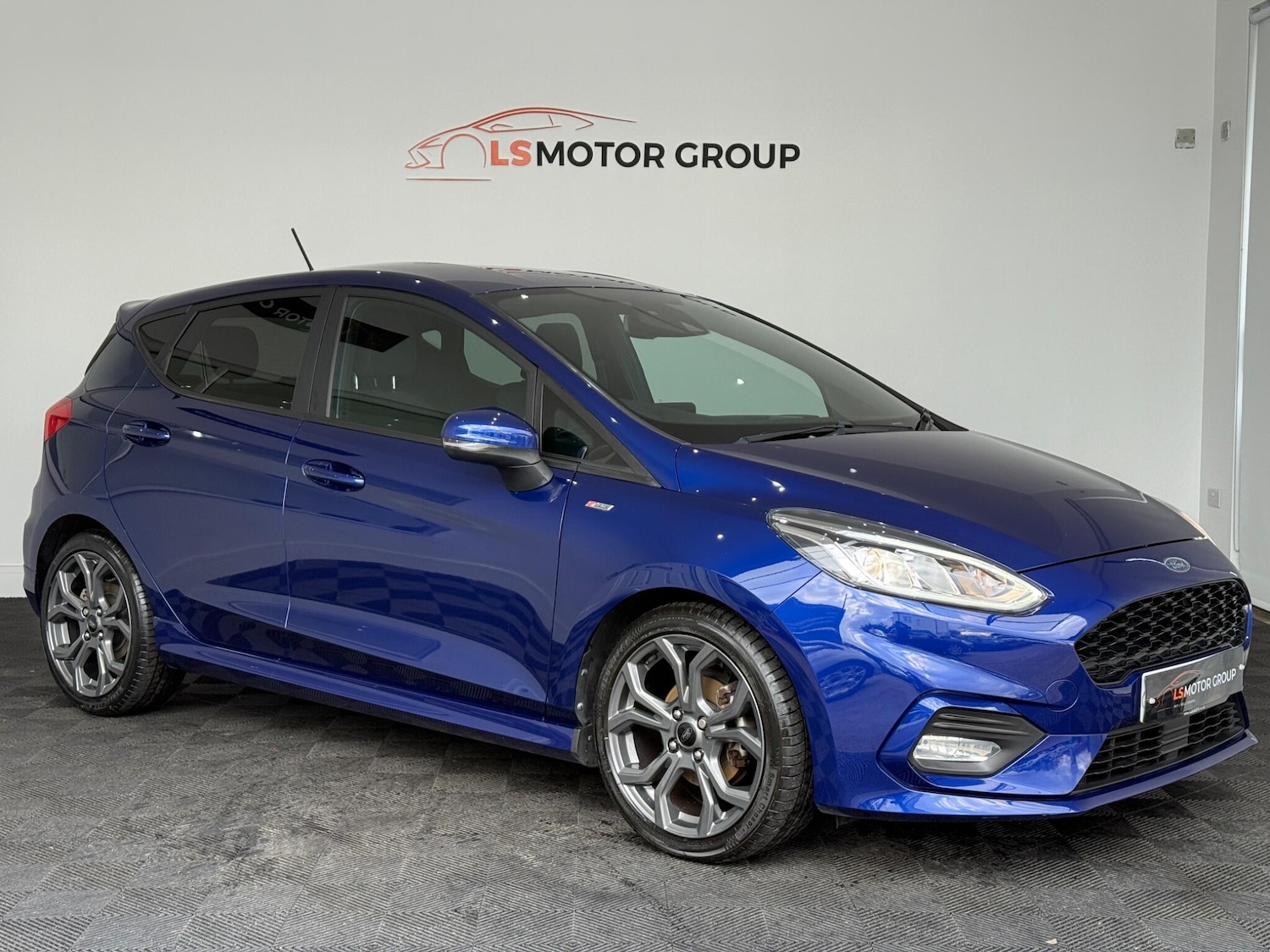 Used Ford Fiesta 2018 for sale - 76432419: Photo 1