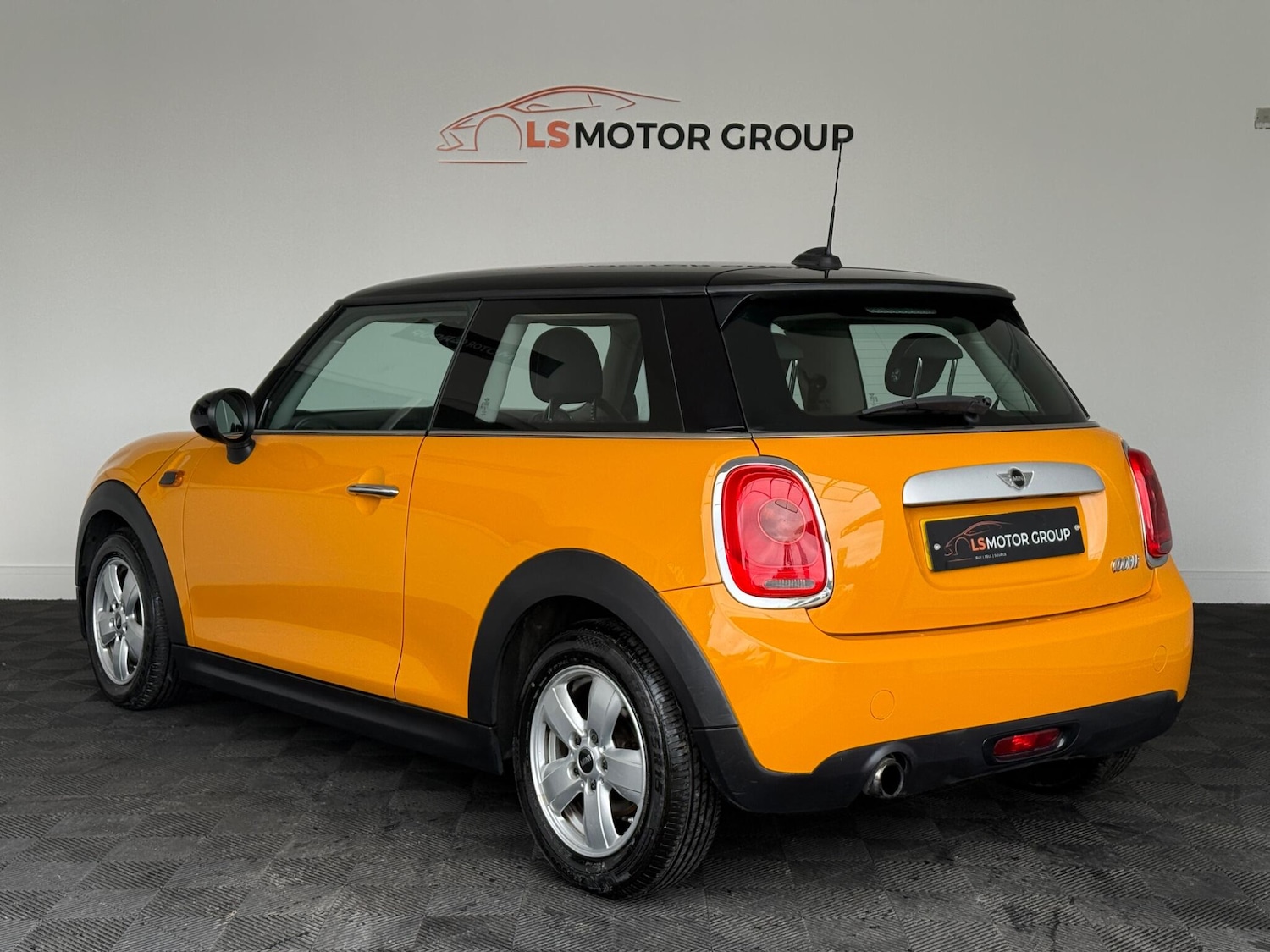 Used MINI Hatch 2014 for sale - 76432892: Photo 5