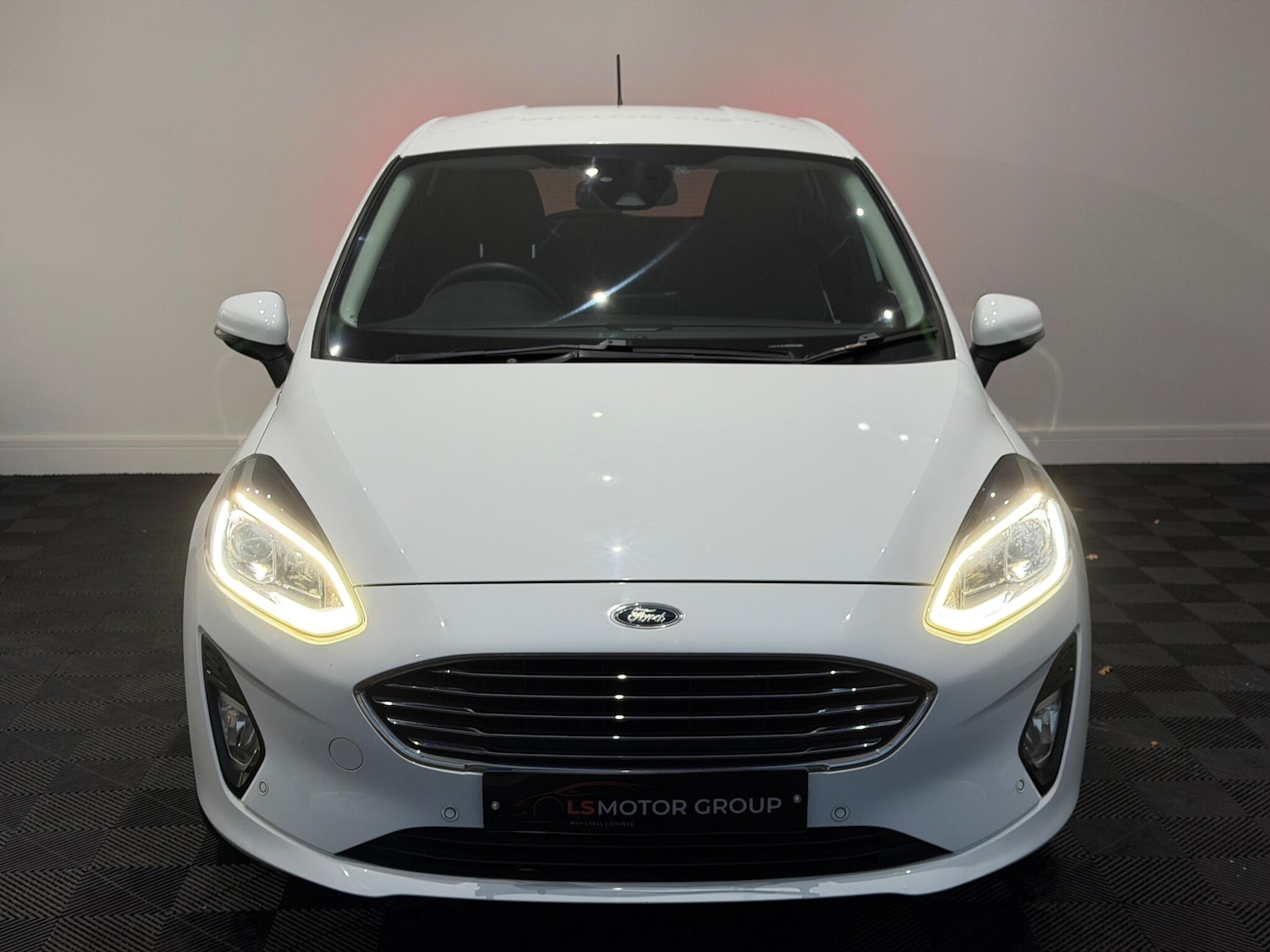 Used Ford Fiesta 2018 for sale - 76886510: Photo 2