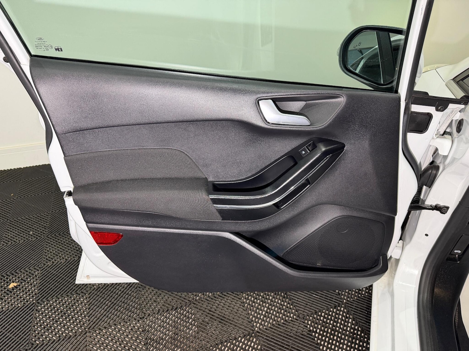 Used Ford Fiesta 2018 for sale - 76886510: Photo 32