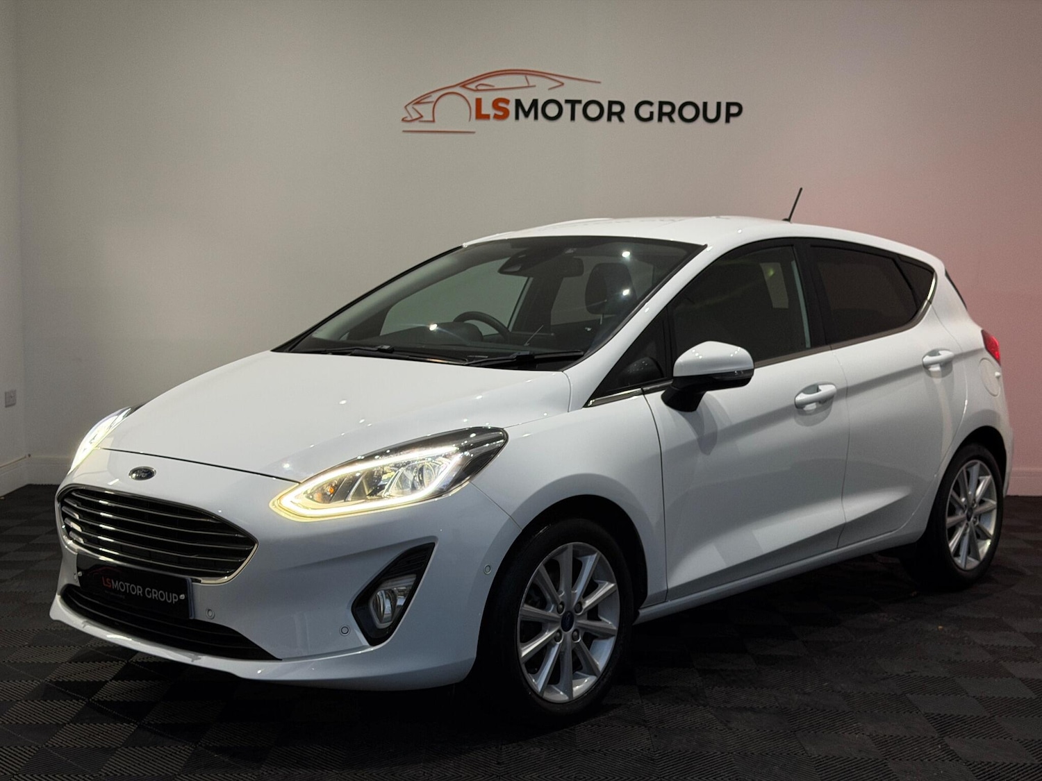 Used Ford Fiesta 2018 for sale - 76886510: Photo 4
