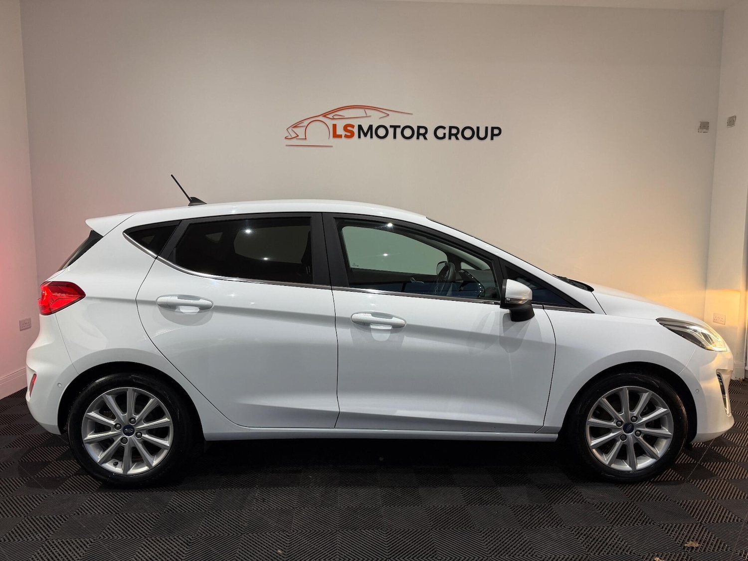 Used Ford Fiesta 2018 for sale - 76886510: Photo 8