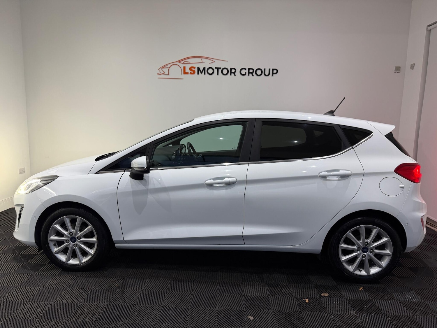 Used Ford Fiesta 2018 for sale - 76886510: Photo 9