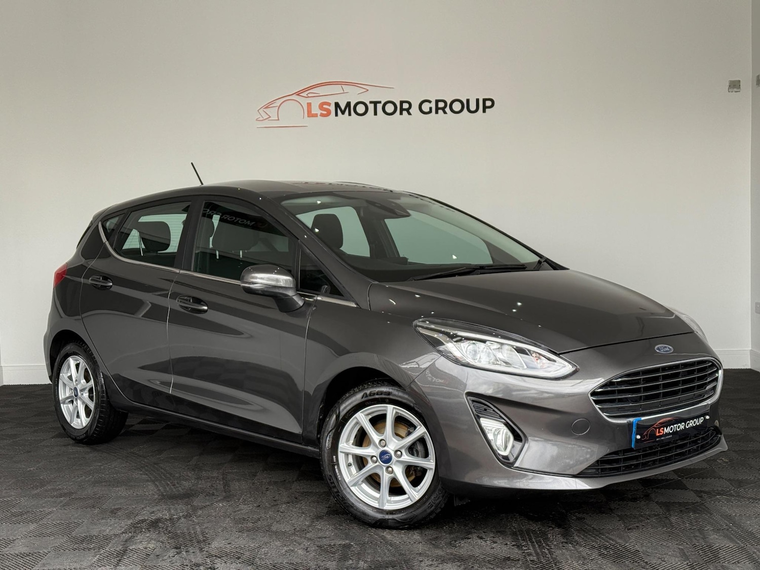 Used Ford Fiesta 2018 for sale - 76432105: Photo 1