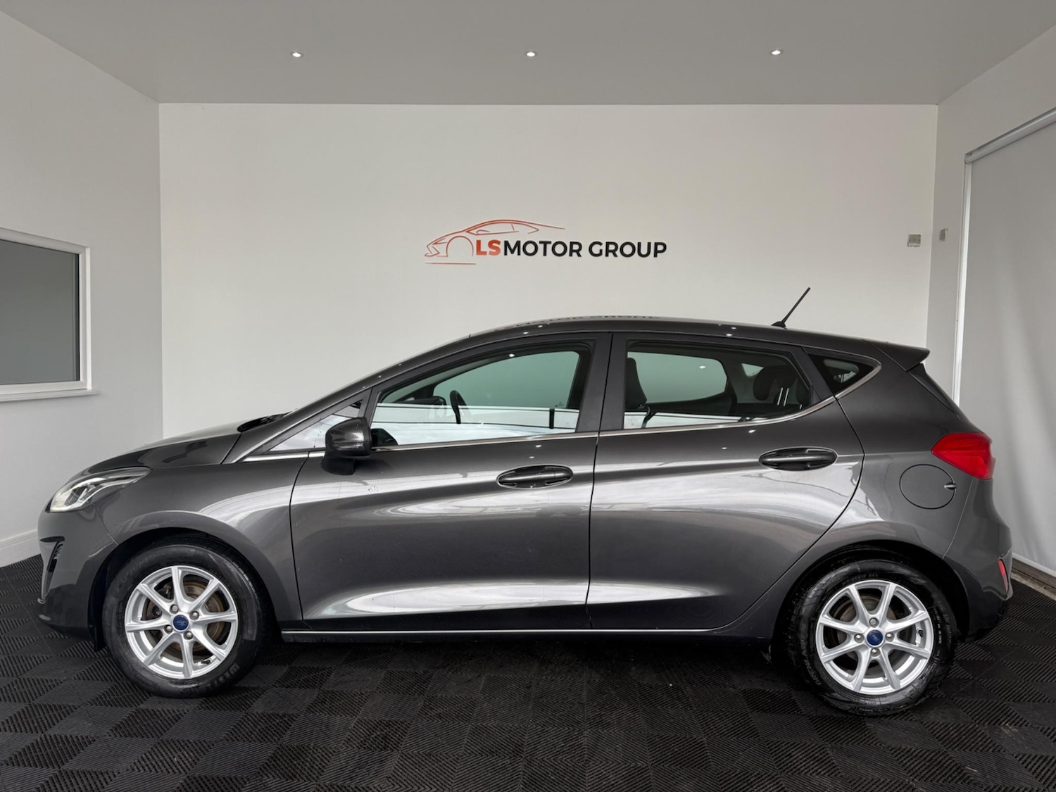 Used Ford Fiesta 2018 for sale - 76432105: Photo 9