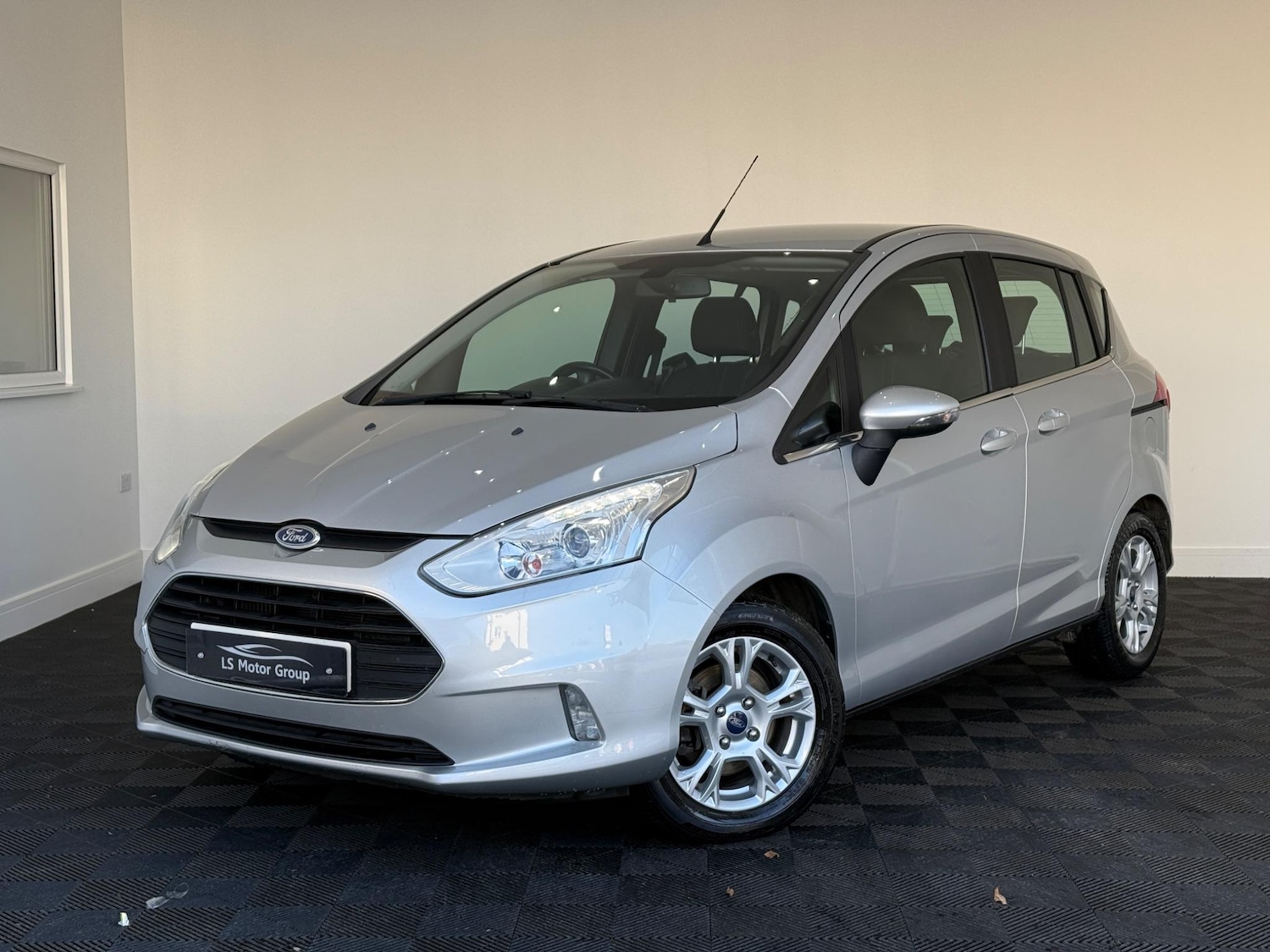 Used Ford B-MAX 2018 for sale - 76689408: Photo 4