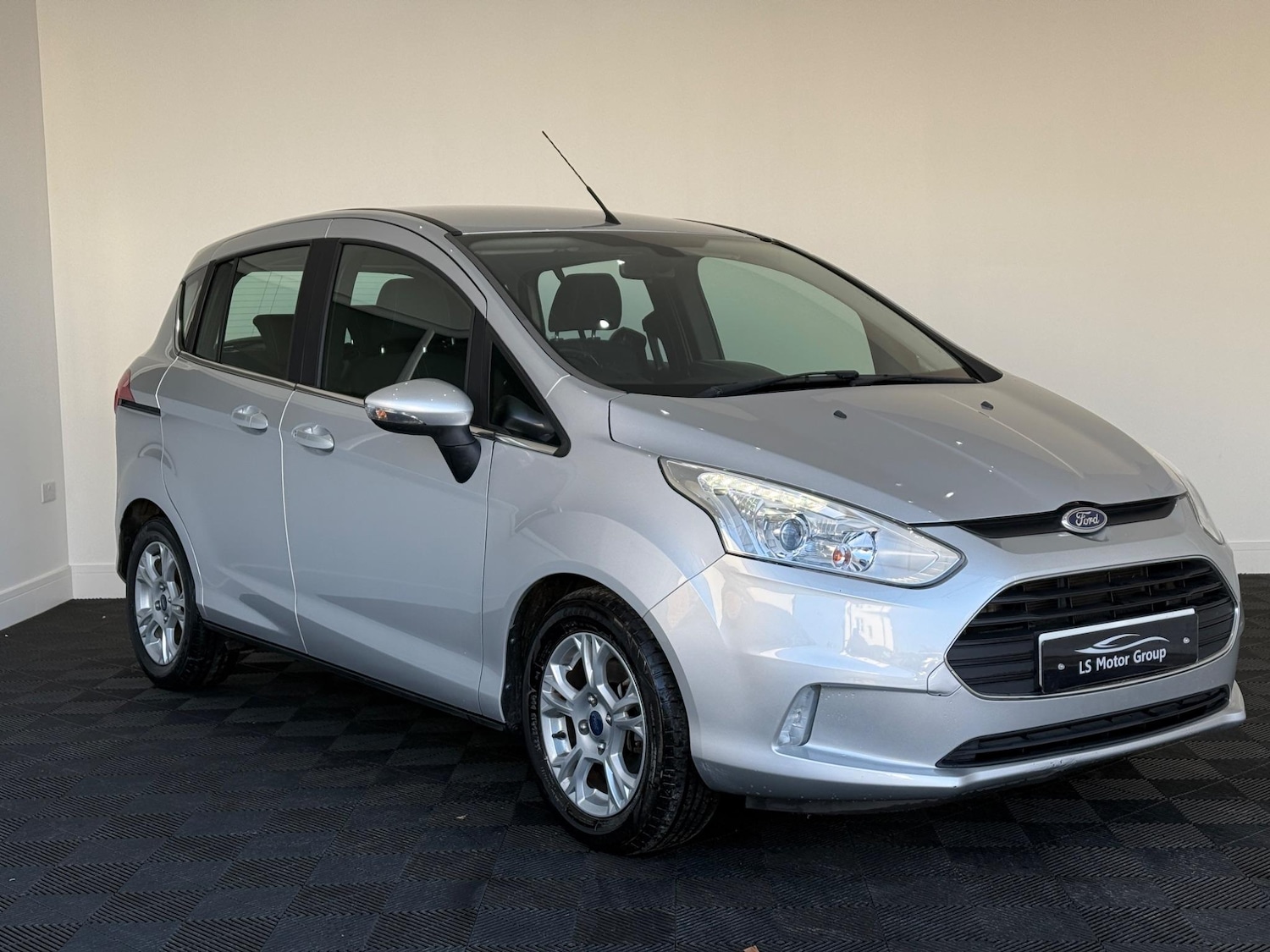 Used Ford B-MAX 2018 for sale - 76432895: Photo 1