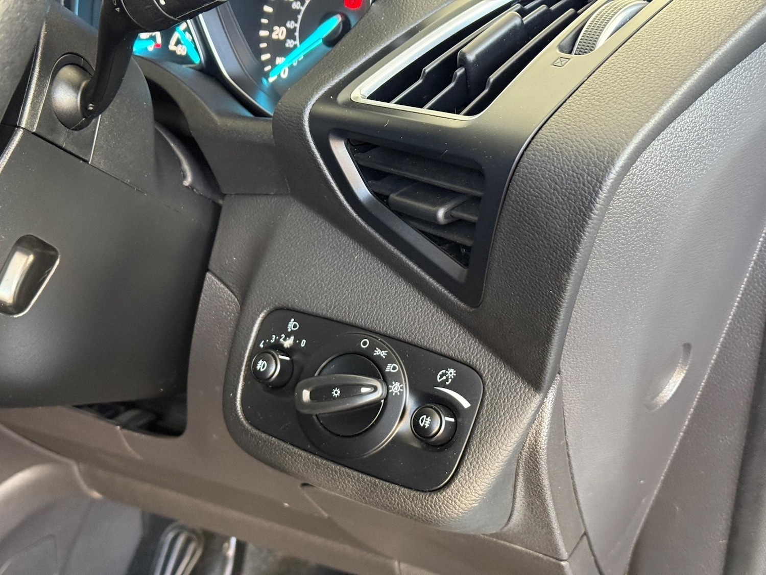 Used Ford Kuga 2017 for sale - 76689011: Photo 23