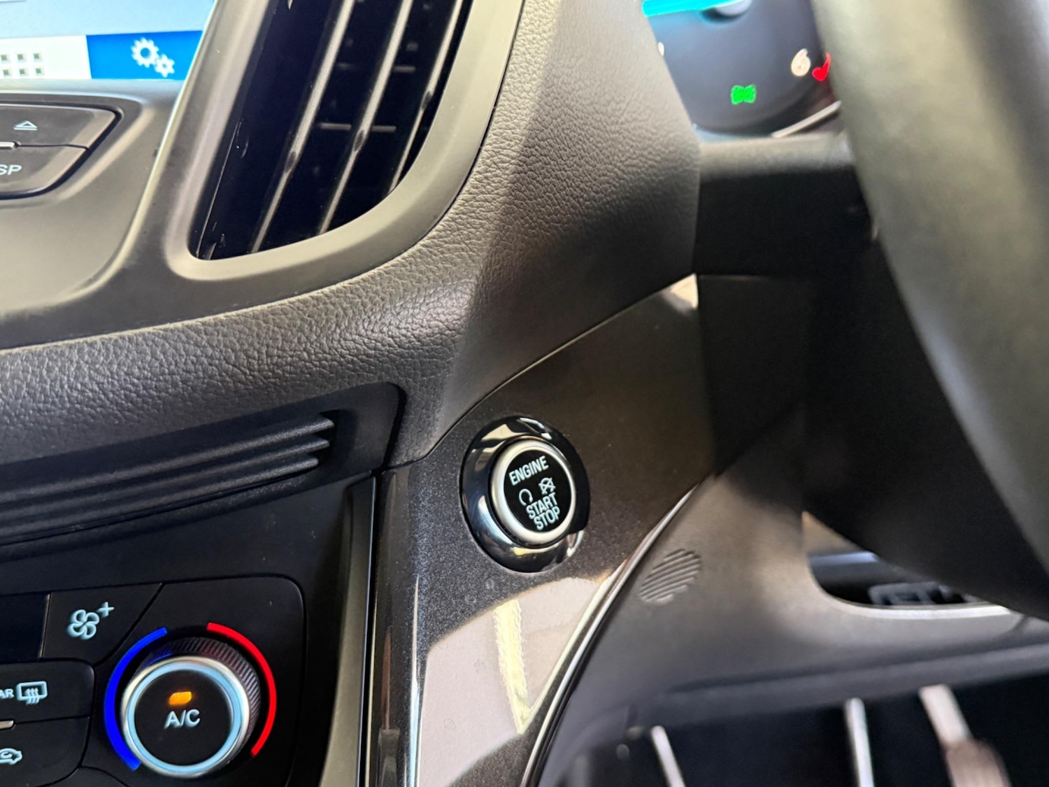 Used Ford Kuga 2017 for sale - 76689011: Photo 28