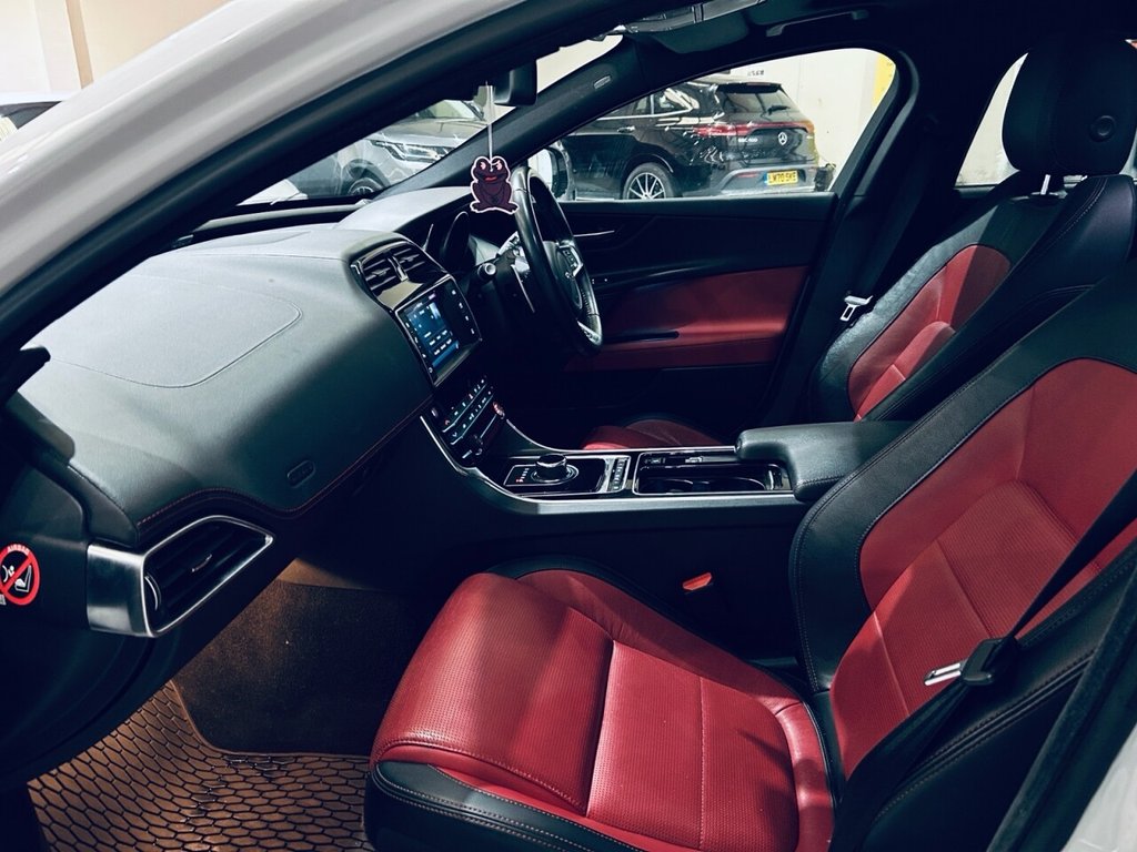 Used Jaguar XE 2017 for sale - 76686656: Photo 14