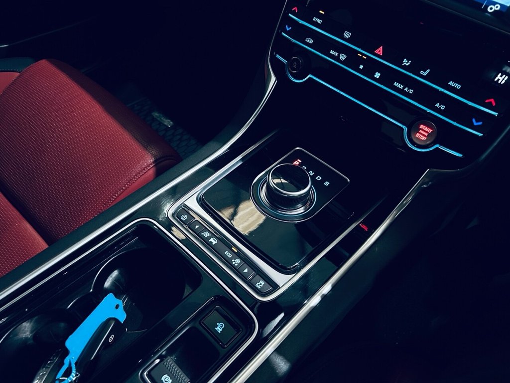 Used Jaguar XE 2017 for sale - 76686656: Photo 27