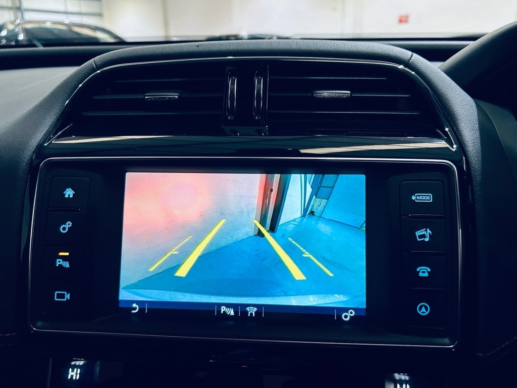 Used Jaguar XE 2017 for sale - 76686656: Photo 28