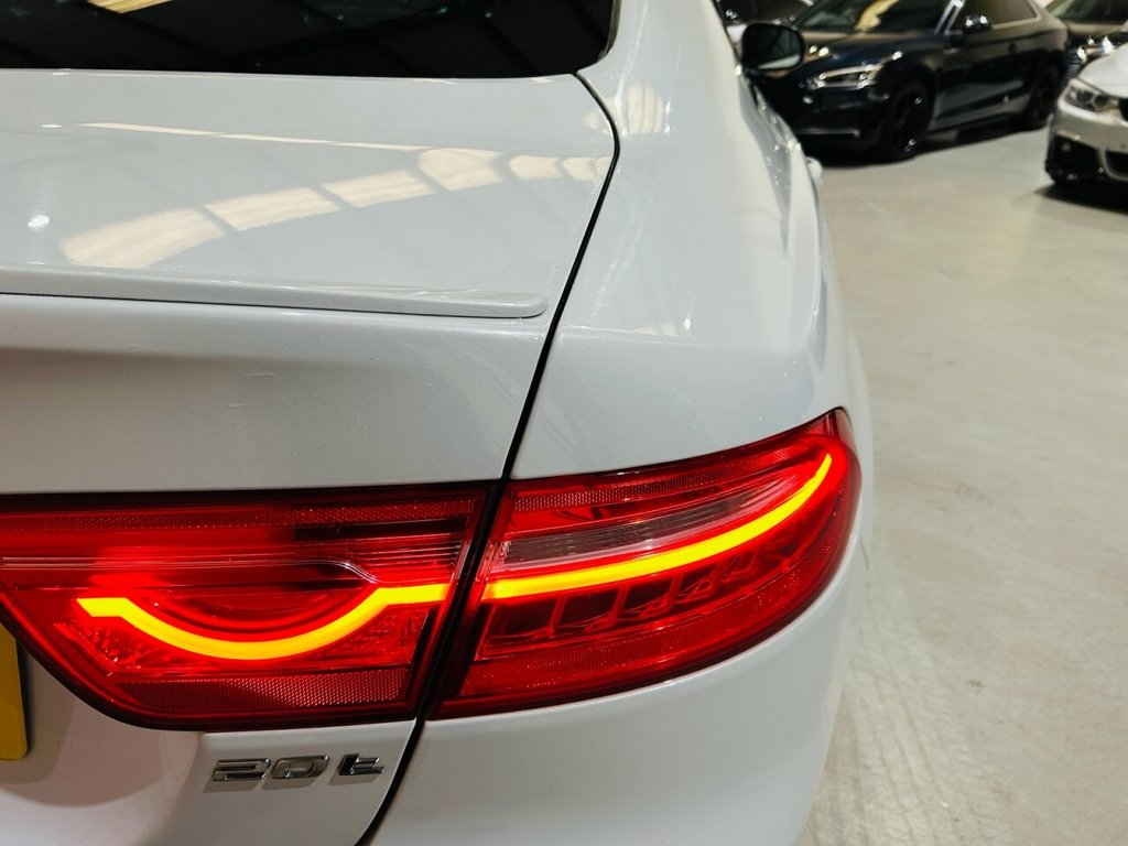 Used Jaguar XE 2017 for sale - 76686656: Photo 9