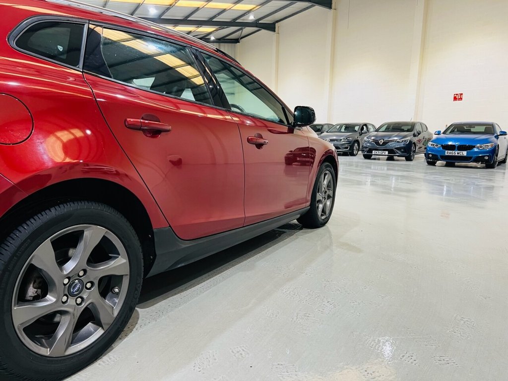 Used Volvo V40 2014 for sale - 77341747: Photo 10