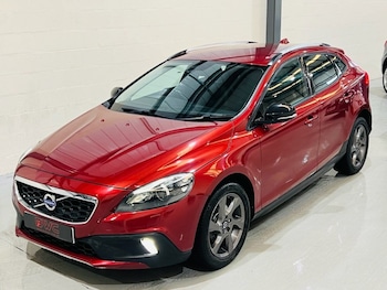Used Volvo V40 2014 for sale - 77341747: Photo