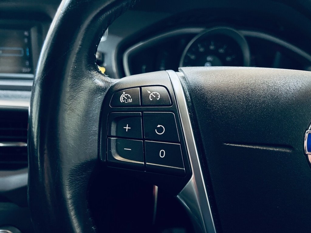 Used Volvo V40 2014 for sale - 77341747: Photo 26