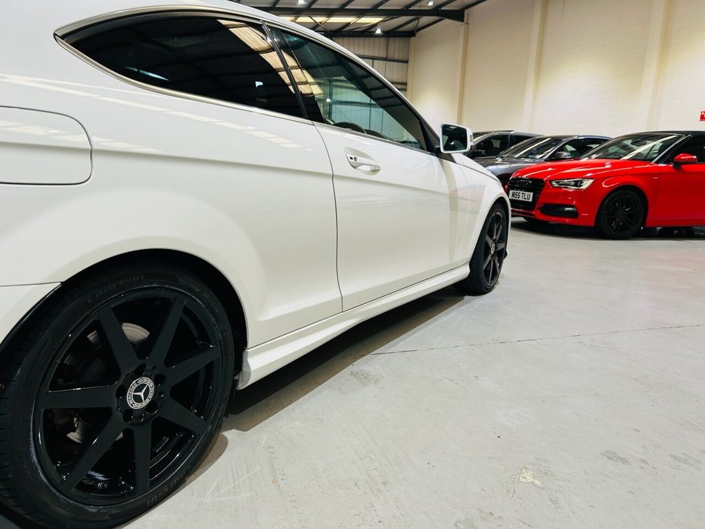 Used Mercedes-Benz C Class 2015 for sale - 76367881: Photo 13
