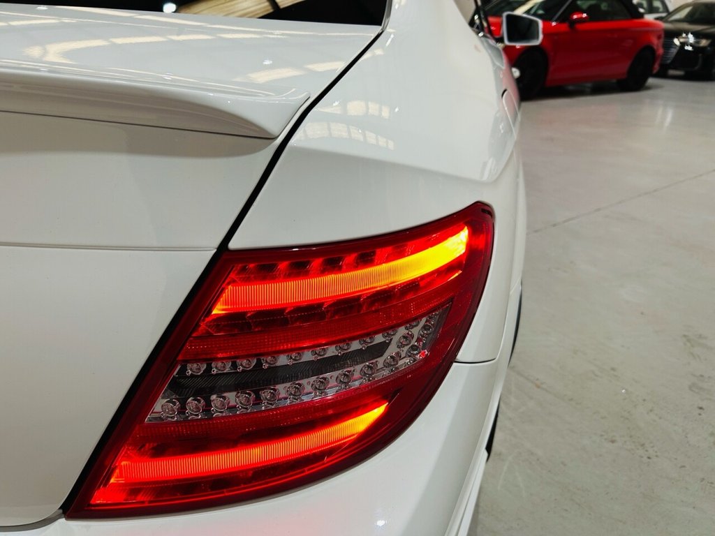 Used Mercedes-Benz C Class 2015 for sale - 76367881: Photo 14