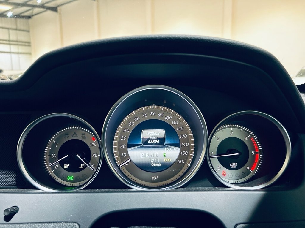 Used Mercedes-Benz C Class 2015 for sale - 76367881: Photo 4