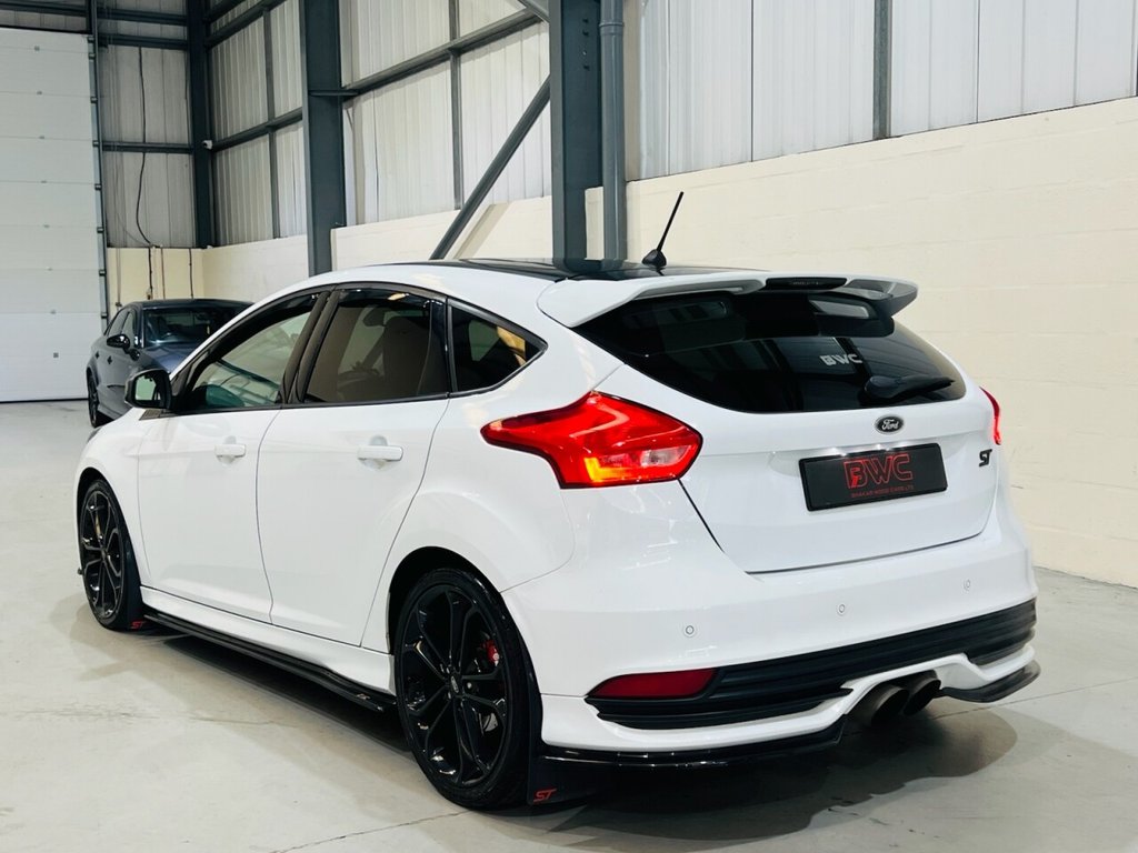 Used Ford Focus 2017 for sale - 78049513: Photo 2