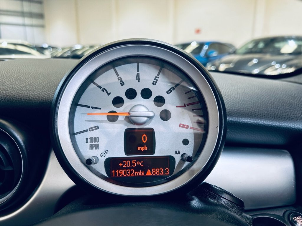 Used MINI Convertible 2010 for sale - 75992583: Photo 11
