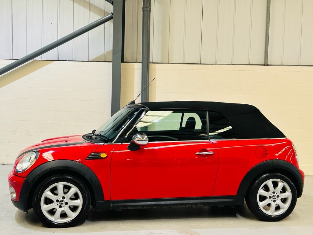Used MINI Convertible 2010 for sale - 75992583: Photo 16