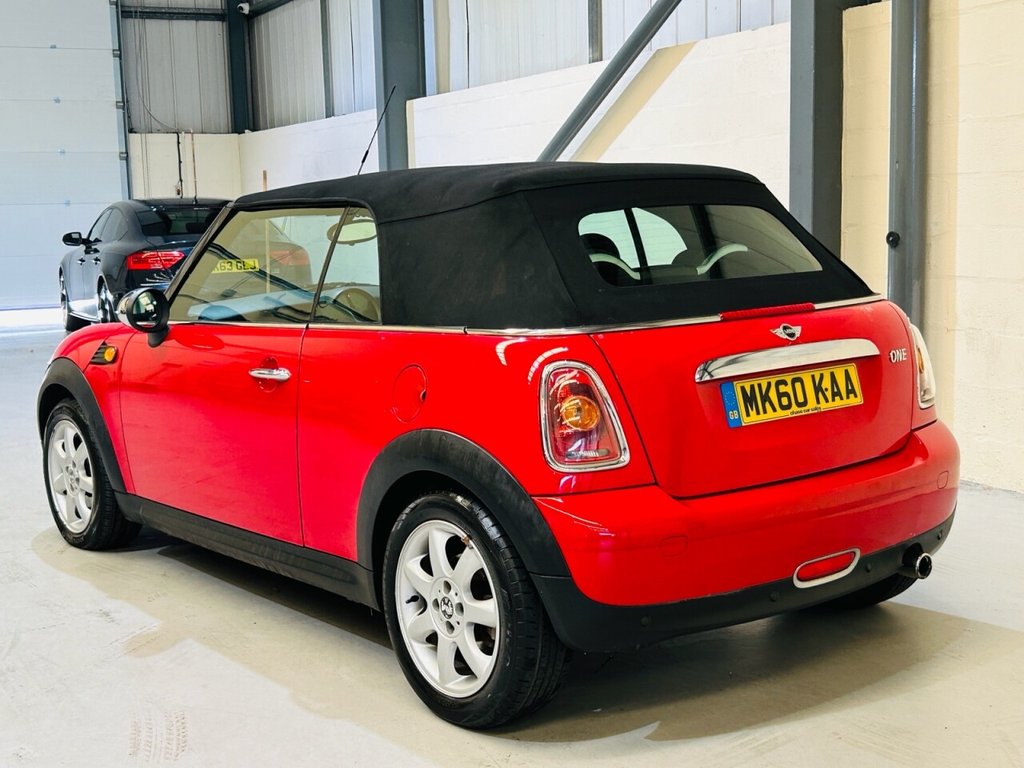 Used MINI Convertible 2010 for sale - 75992583: Photo 2