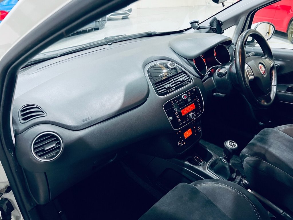 Used Fiat Punto 2016 for sale - 77647868: Photo 14