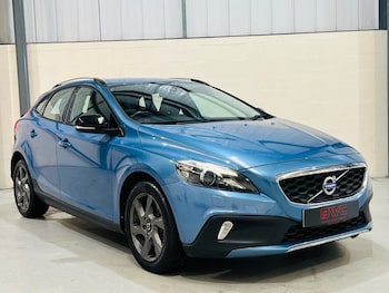 Used Volvo V40 2016 for sale - 79461945: Photo