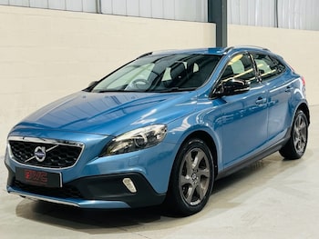 Used Volvo V40 2016 for sale - 79461945: Photo