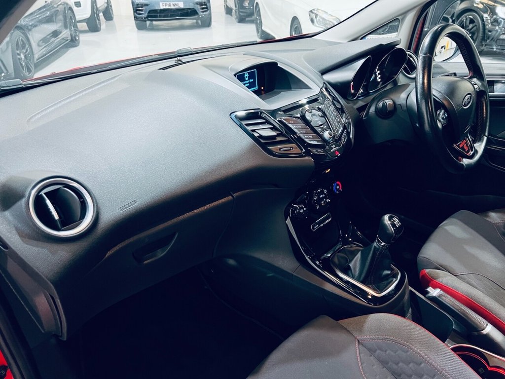 Used Ford Fiesta 2015 for sale - 77680438: Photo 25