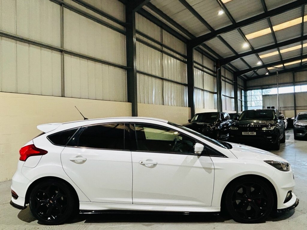 Used Ford Focus 2015 for sale - 76740407: Photo 11