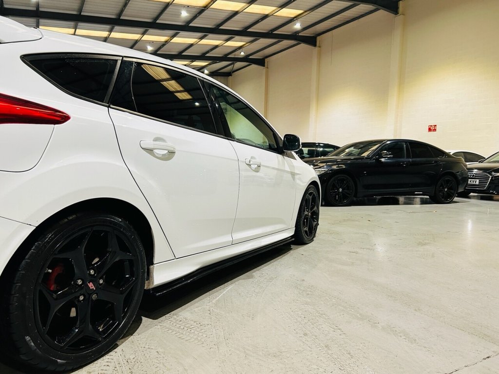 Used Ford Focus 2015 for sale - 76740407: Photo 12